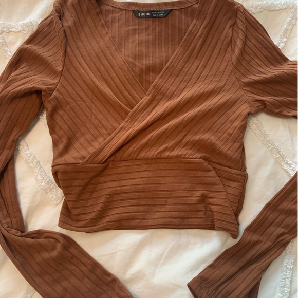 Brown long sleeve crop top - Picture 2 of 3